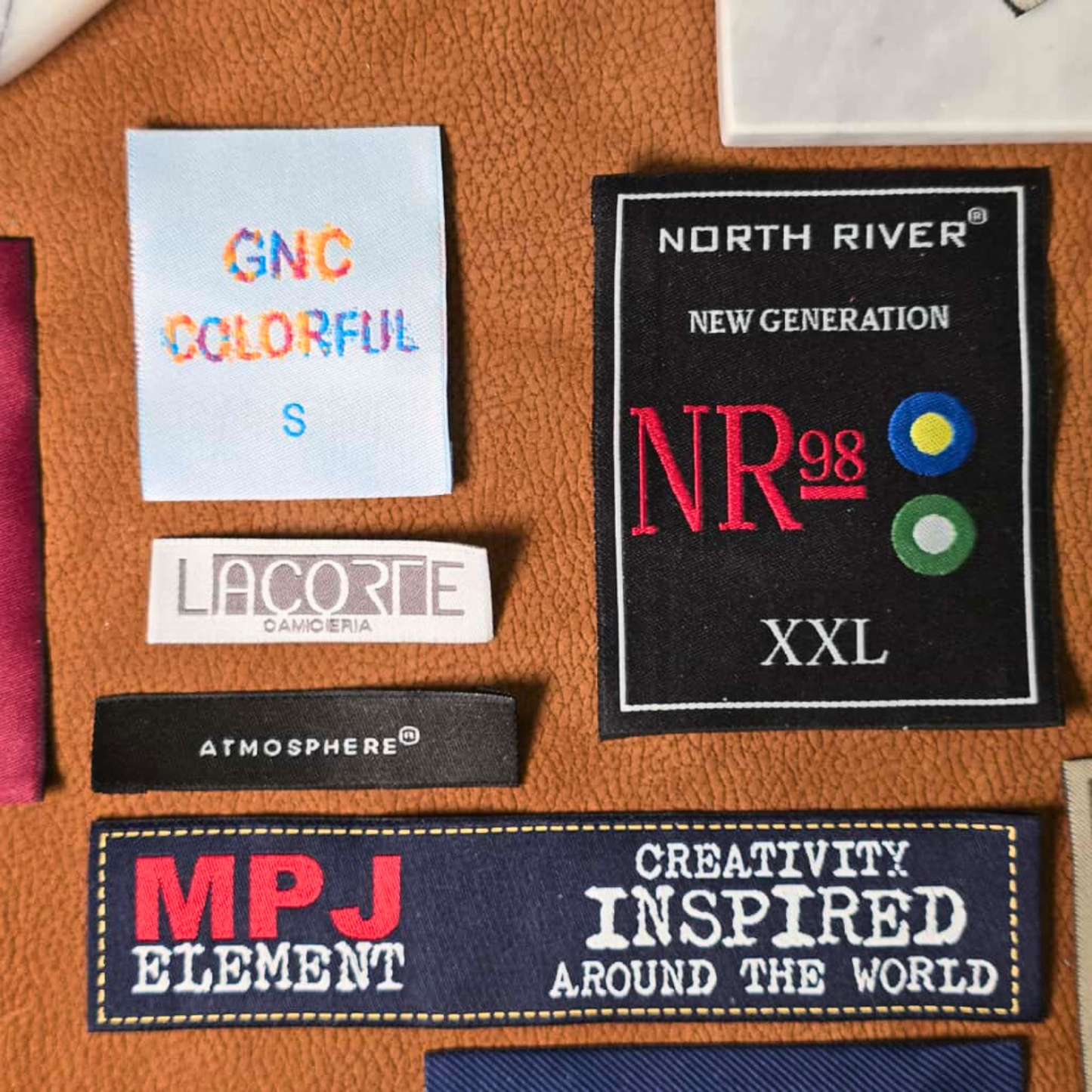 Dokuma Etiket – Logolu, Katlanmış Tekstil Etiketi