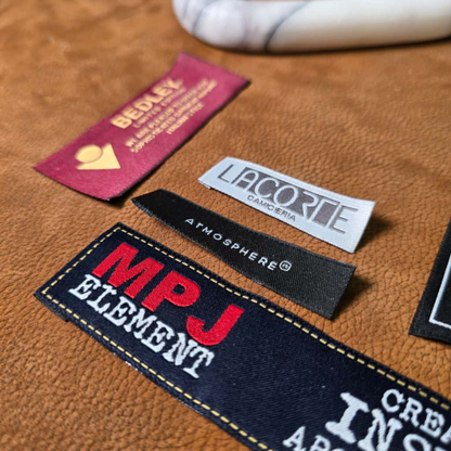 Dokuma Etiket – Logolu, Katlanmış Tekstil Etiketi